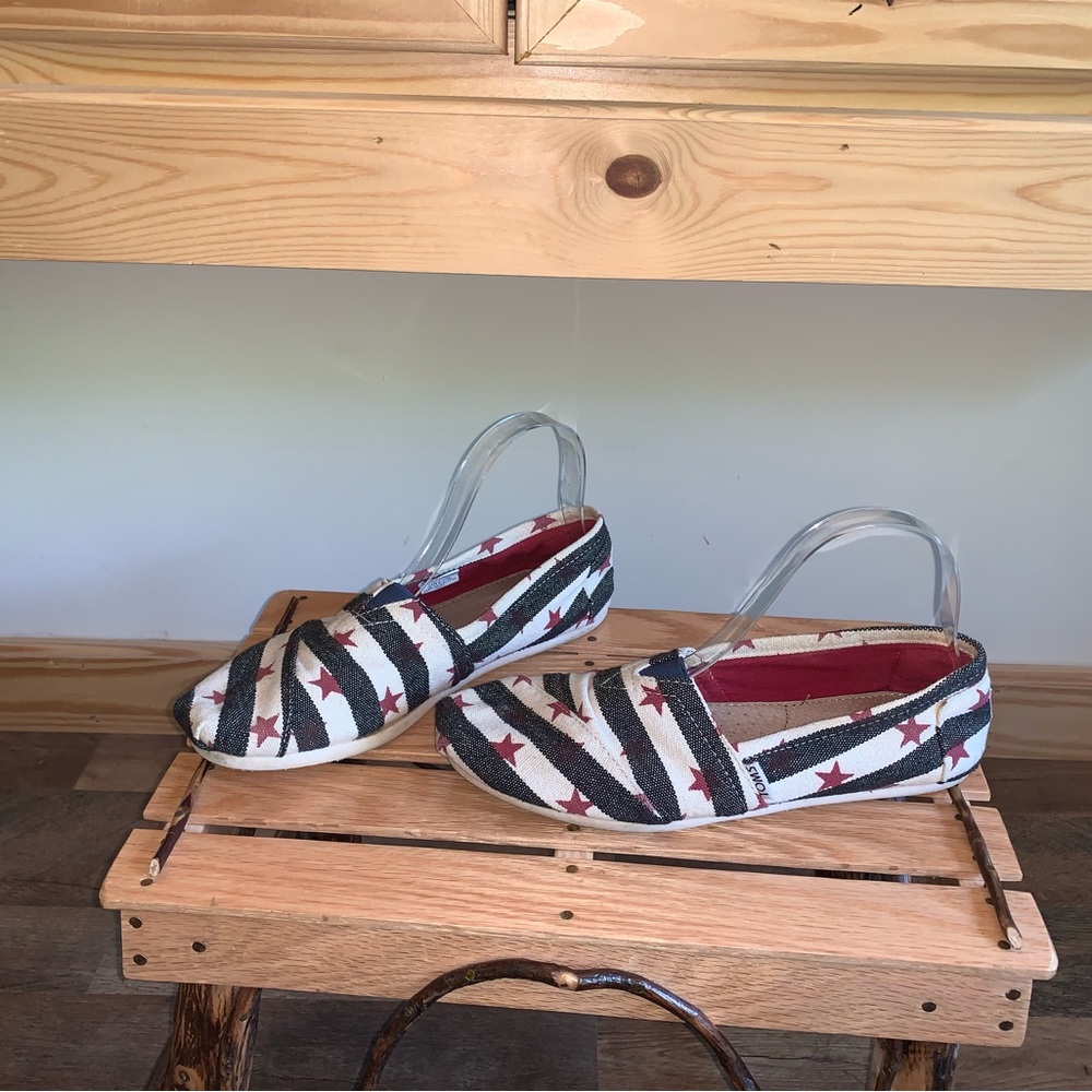 Toms stars patriotic canvas slip on shoes size 9